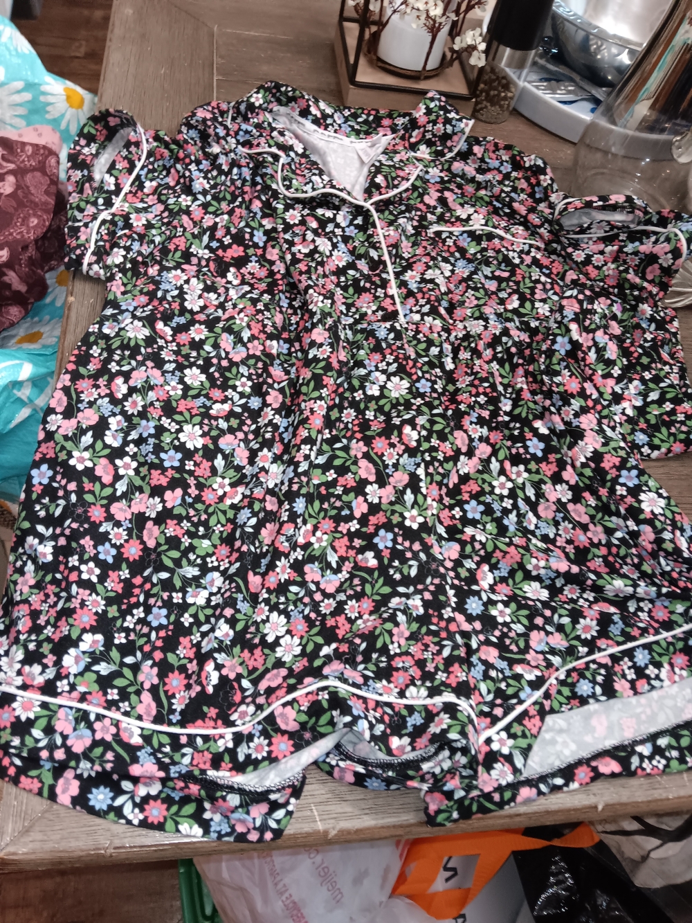 Floral Short Pajama Set in Black and Pink - Women's Sleepwear